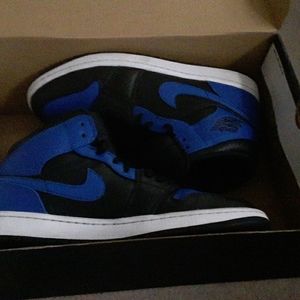 Jordan 1 mids  Royal Blue
